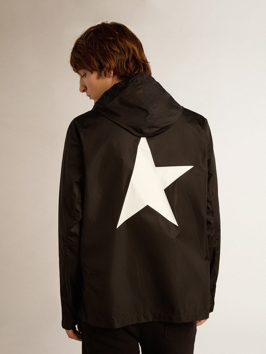 schwarze herren-windjacke