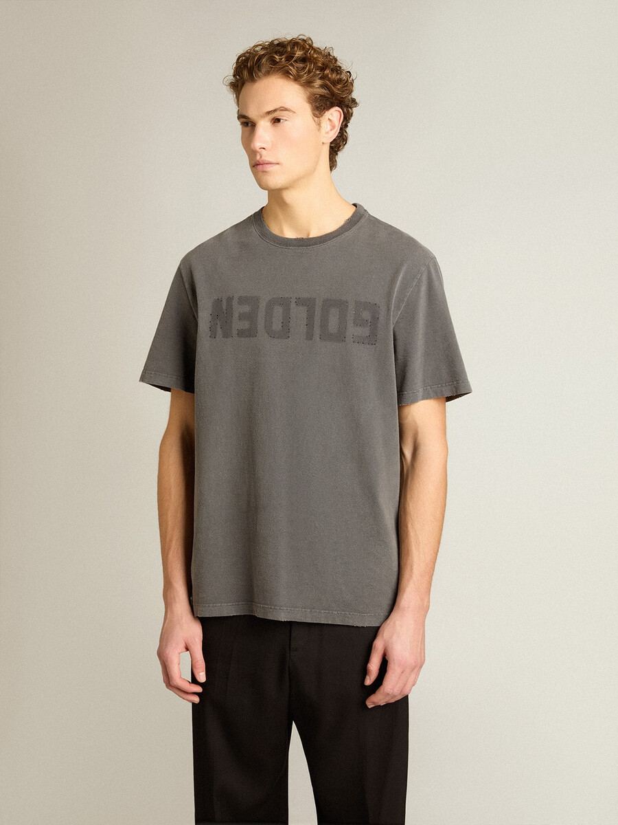 anthrazitgraues herren-t-shirt mit used-look