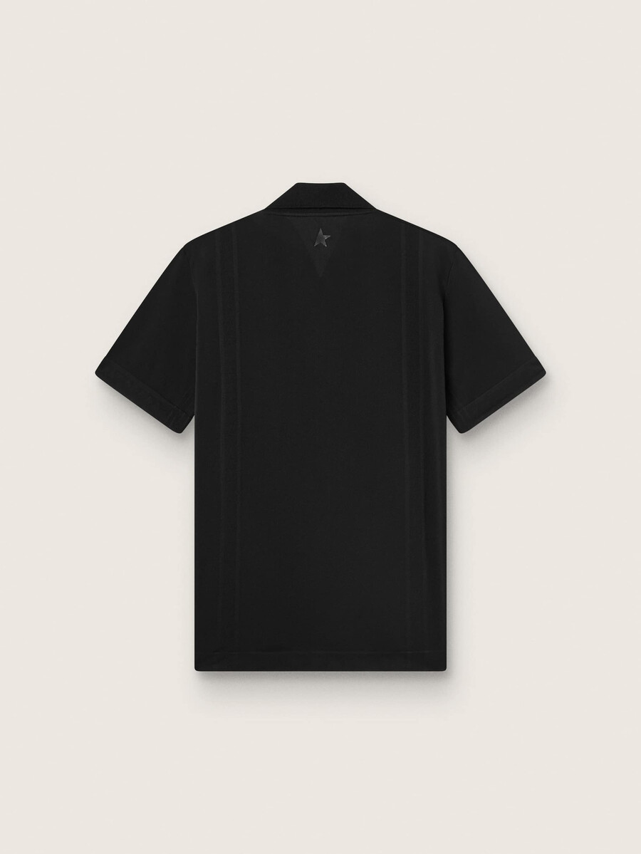 schwarzes herren-sportpolohemd mit reißverschluss