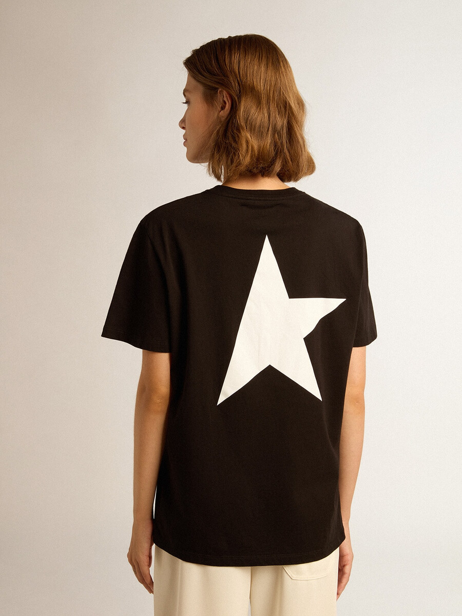 t-shirt aus der black star collection mit kontrastierendem weißen logo und stern