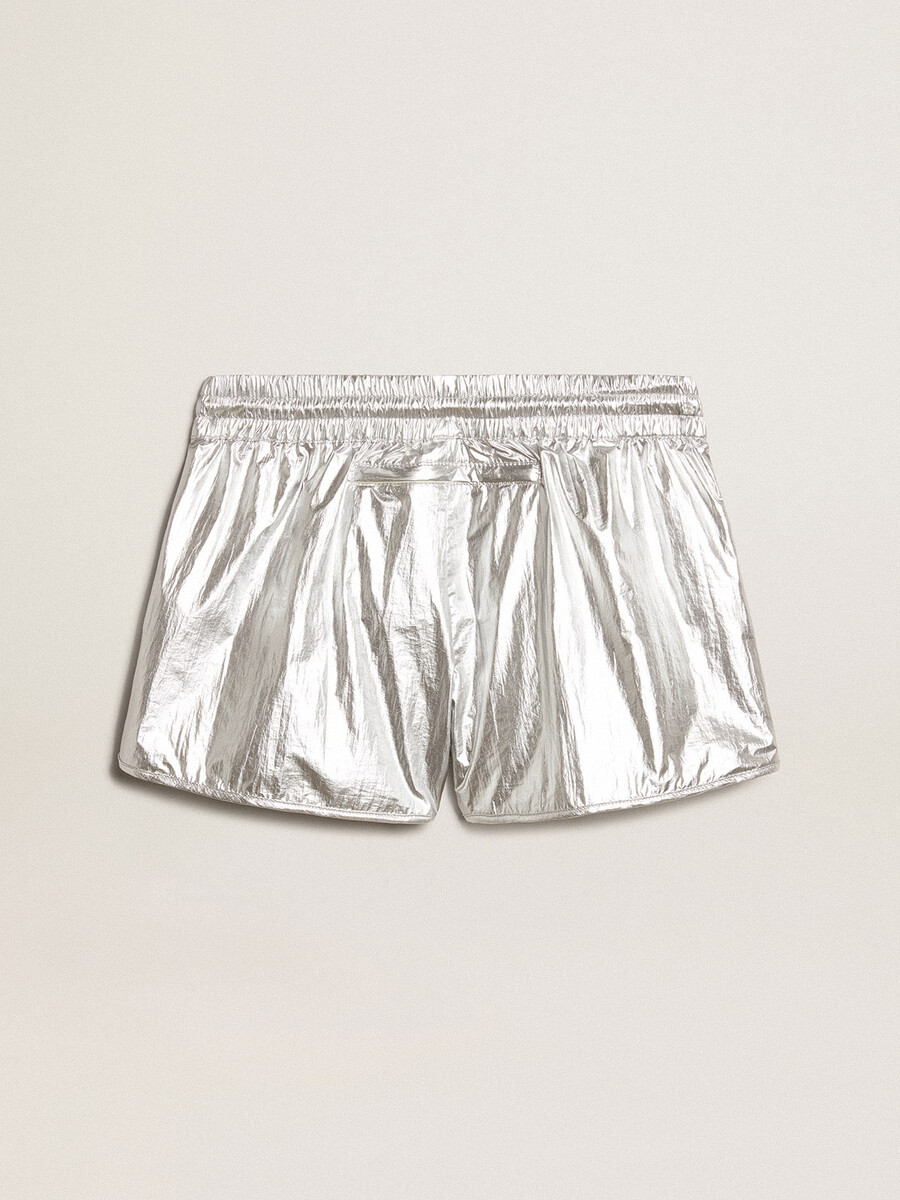 laufshorts für damen aus silberfarbenem stoff