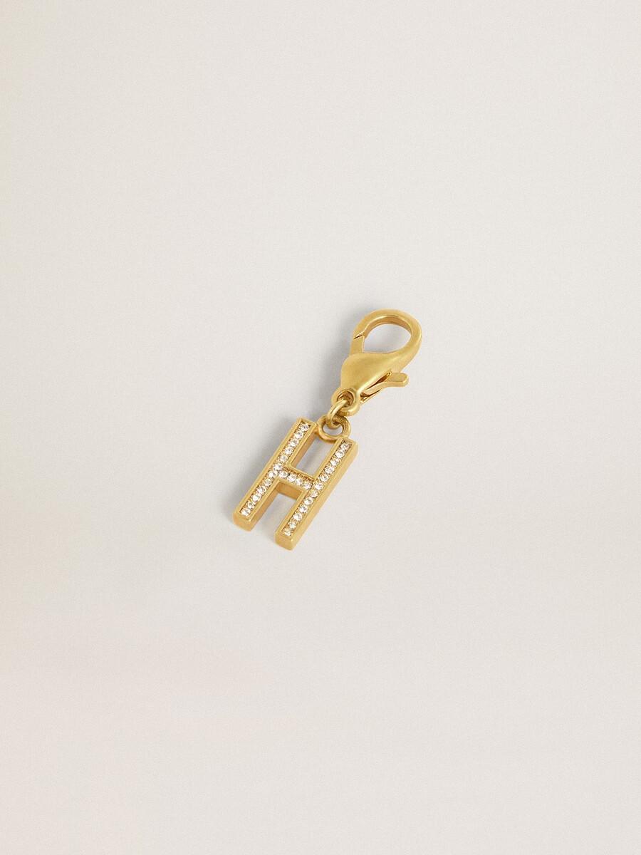 anhänger mit dem buchstaben h aus goldfarbenem messing mit kristallen