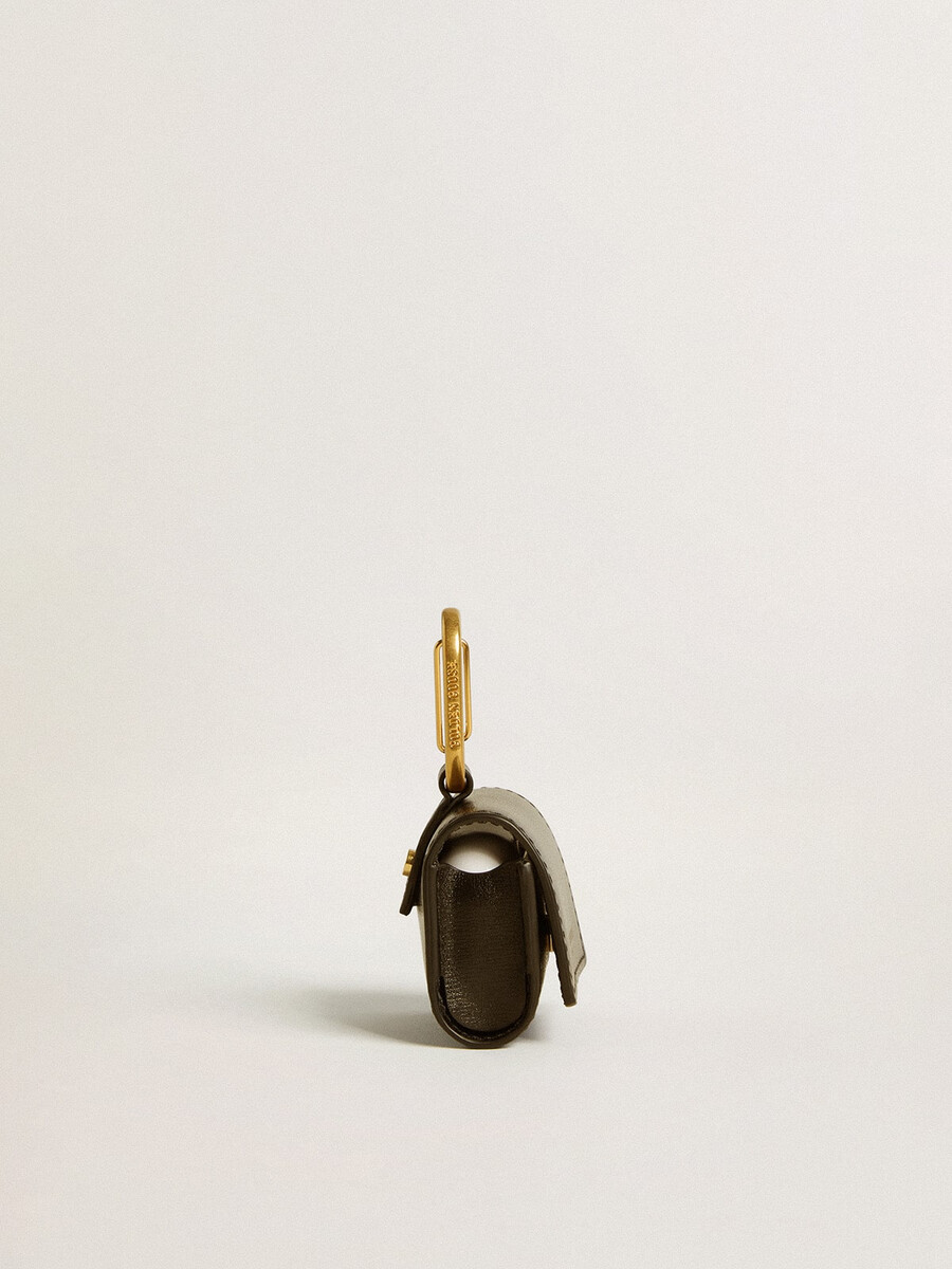schwarze airpods-hülle