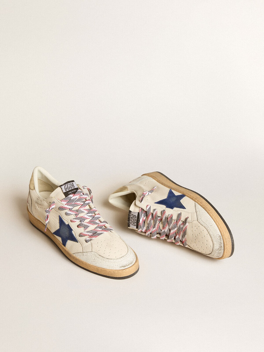 ball star herrenschuh aus nappaleder mit blauem wildlederstern und fersenlasche aus platinleder.