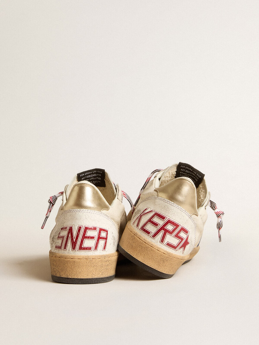 ball star herrenschuh aus nappaleder mit blauem wildlederstern und fersenlasche aus platinleder.