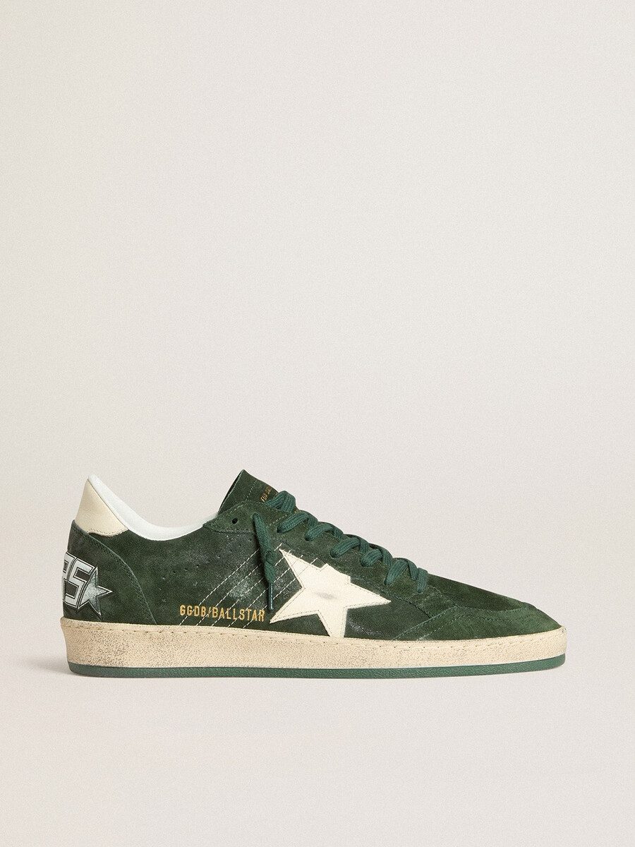 ball star herrenschuh aus grünem wildleder mit weißem lederstern und fersenlasche