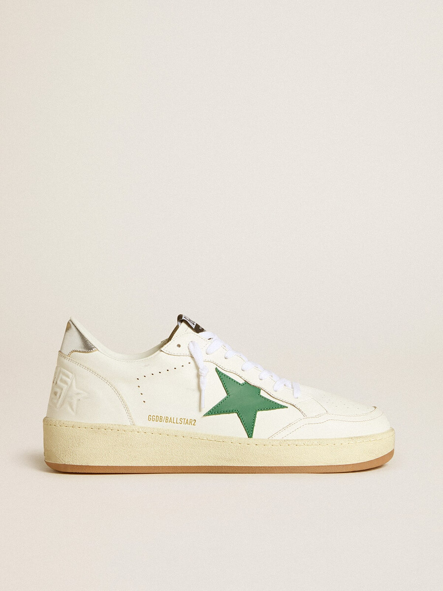 herren-ballstar mit grünem lederstern und fersenlasche aus metallic-leder