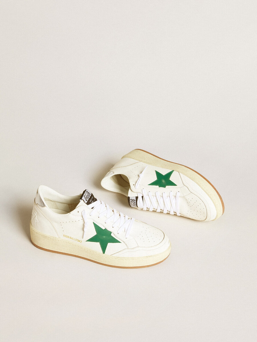 herren-ballstar mit grünem lederstern und fersenlasche aus metallic-leder
