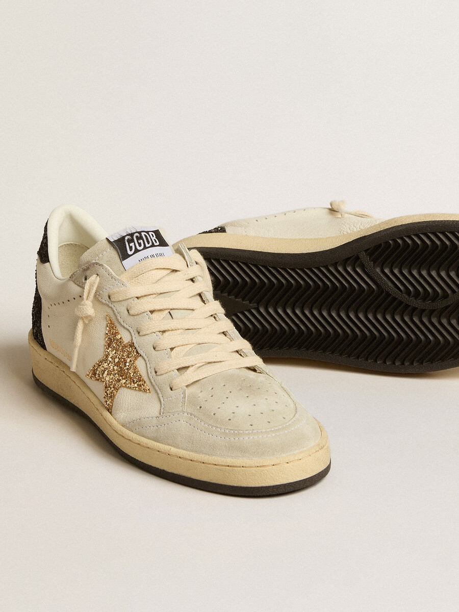 damen-ballstar aus nappa- und wildleder mit glitzerstern und schwarzer fersenlasche