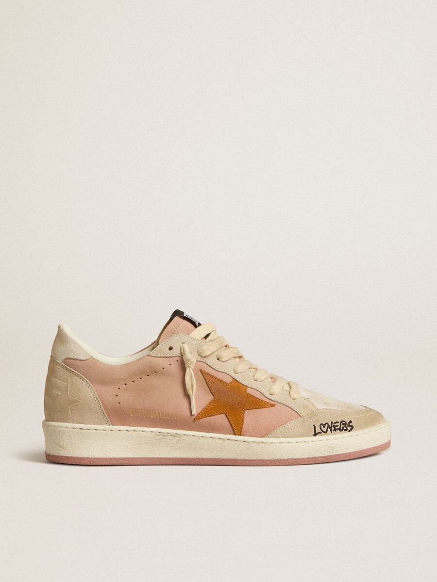ball star damenschuh aus wildleder mit orangefarbenem stern und silberner metallic-fersenlasche