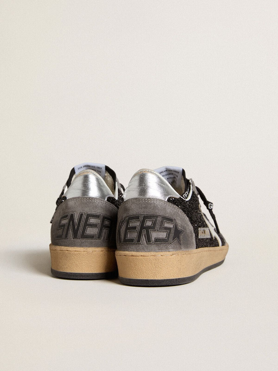 damen-ballstar in glitzer mit lederstern und fersenlasche aus metallic-leder