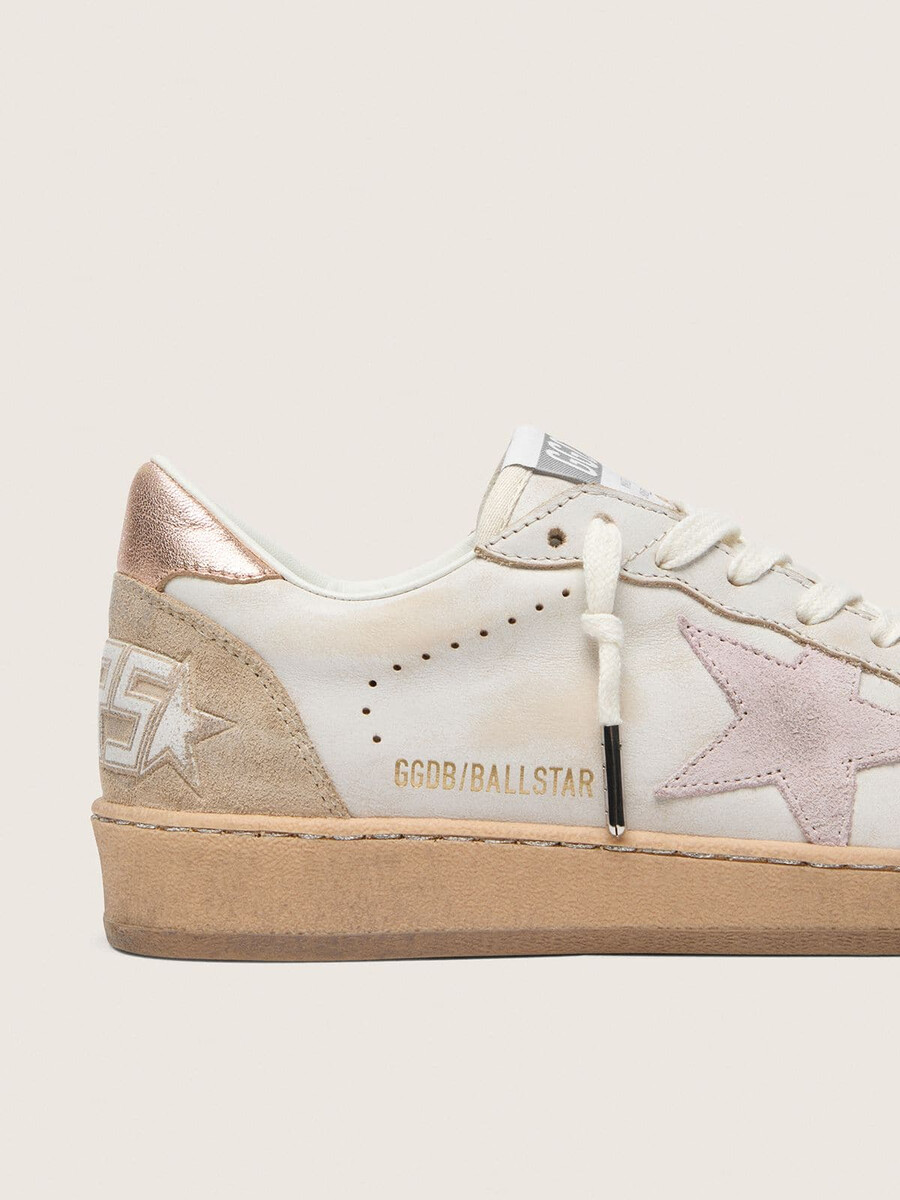 ball star mit rosafarbenem wildlederstern silbernen glitzerkanten und roségoldener fersenlasche