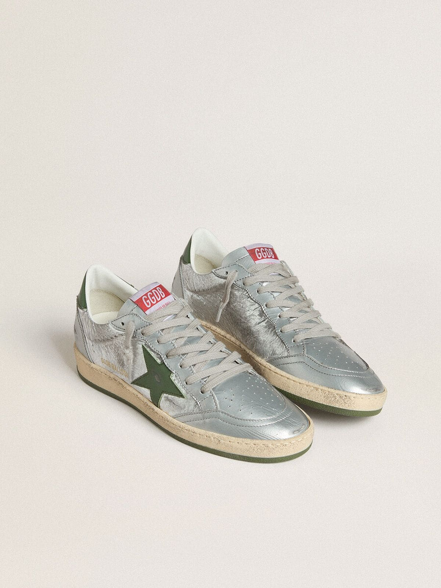 damen-ballstar aus silbernem nylon mit grünem lederstern und fersenlasche
