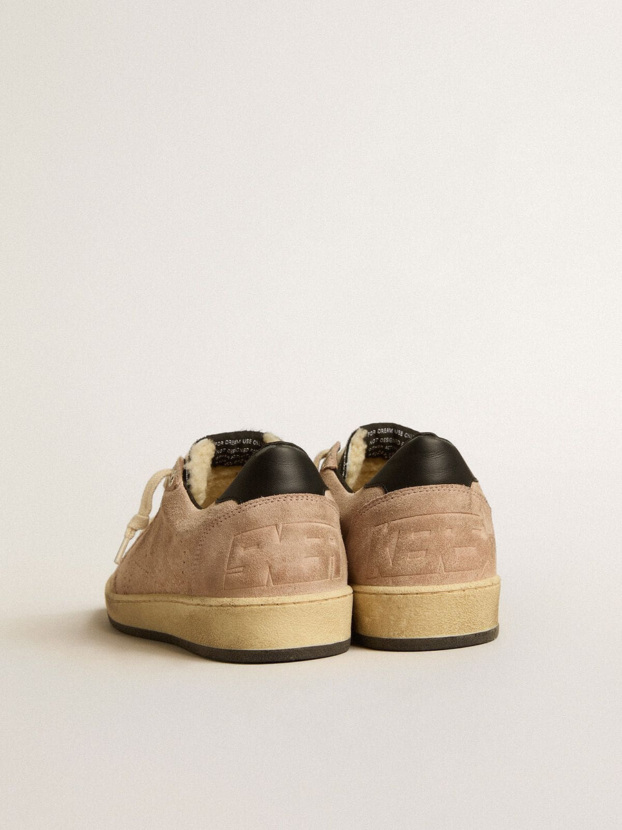 ball star ltd damenschuh aus puderrosa wildleder mit swarovski-kristallzunge und shearling-futter
