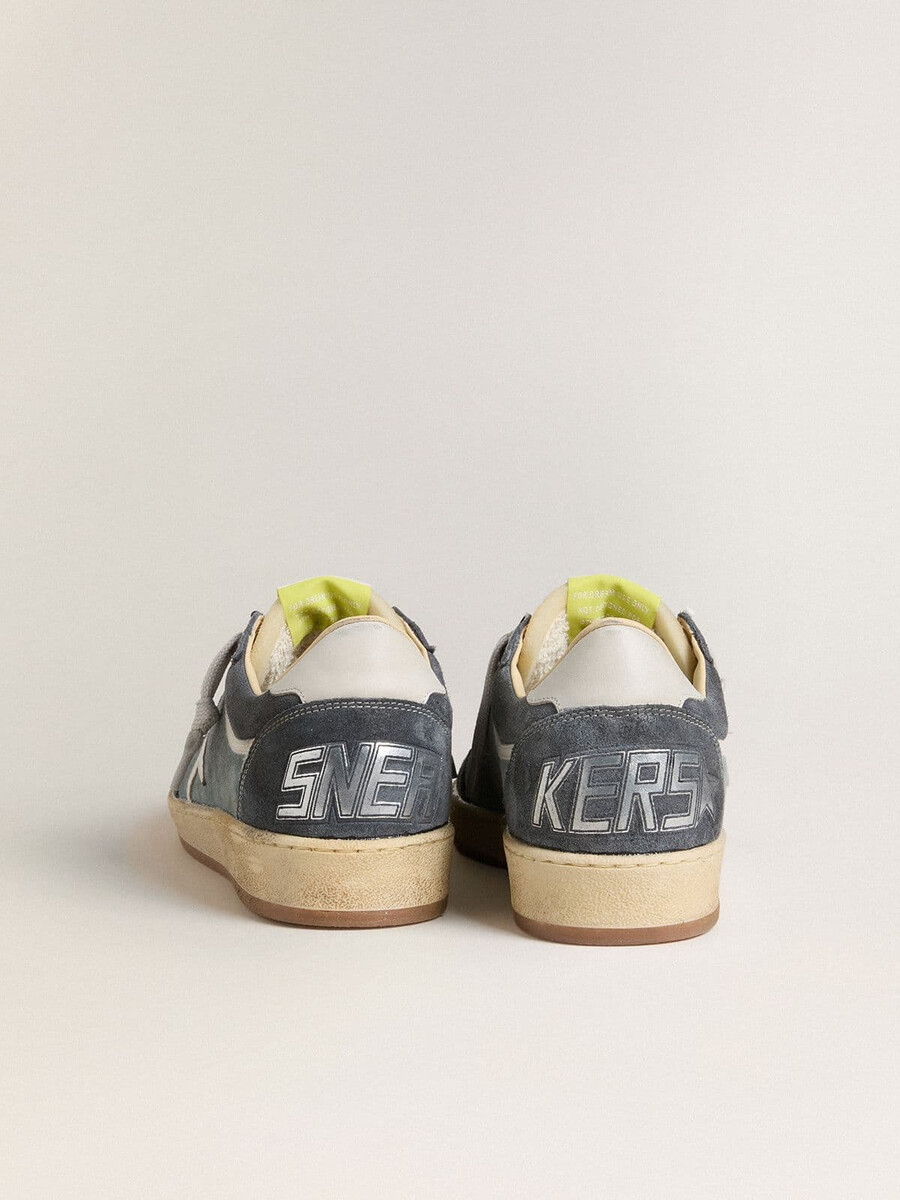 ball star ltd damenschuh aus hellblauem wildleder mit milchweißem lederstern und fersenlasche