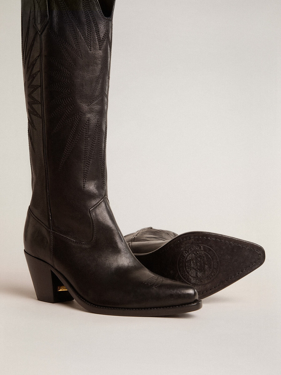 damenstiefel „wish star aus schwarzem leder mit sternenstickerei
