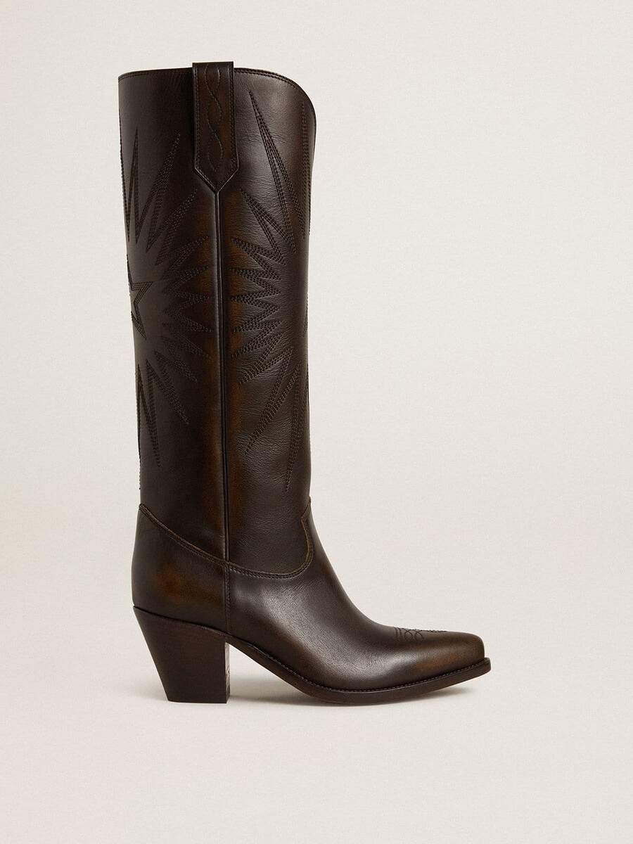 wish star stiefel aus dunkelbraunem leder mit ton-in-ton gesticktem stern