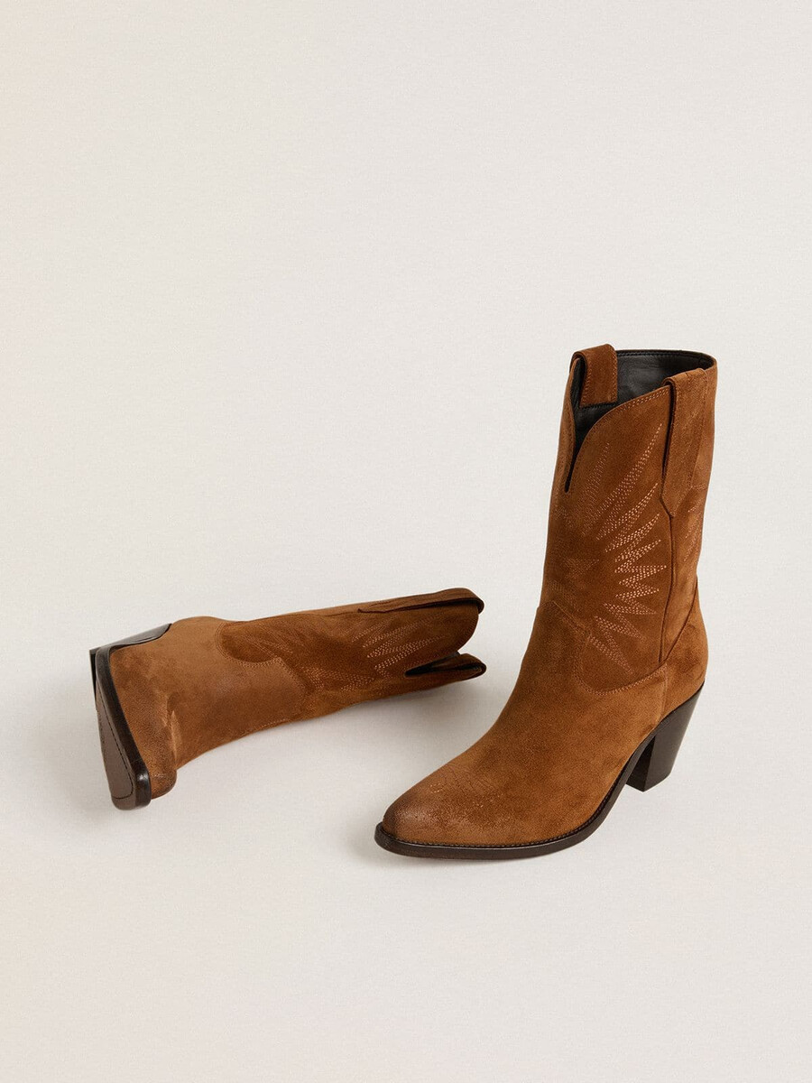 niedrige wish star stiefel aus cognacfarbenem wildleder mit ton-in-ton gesticktem stern