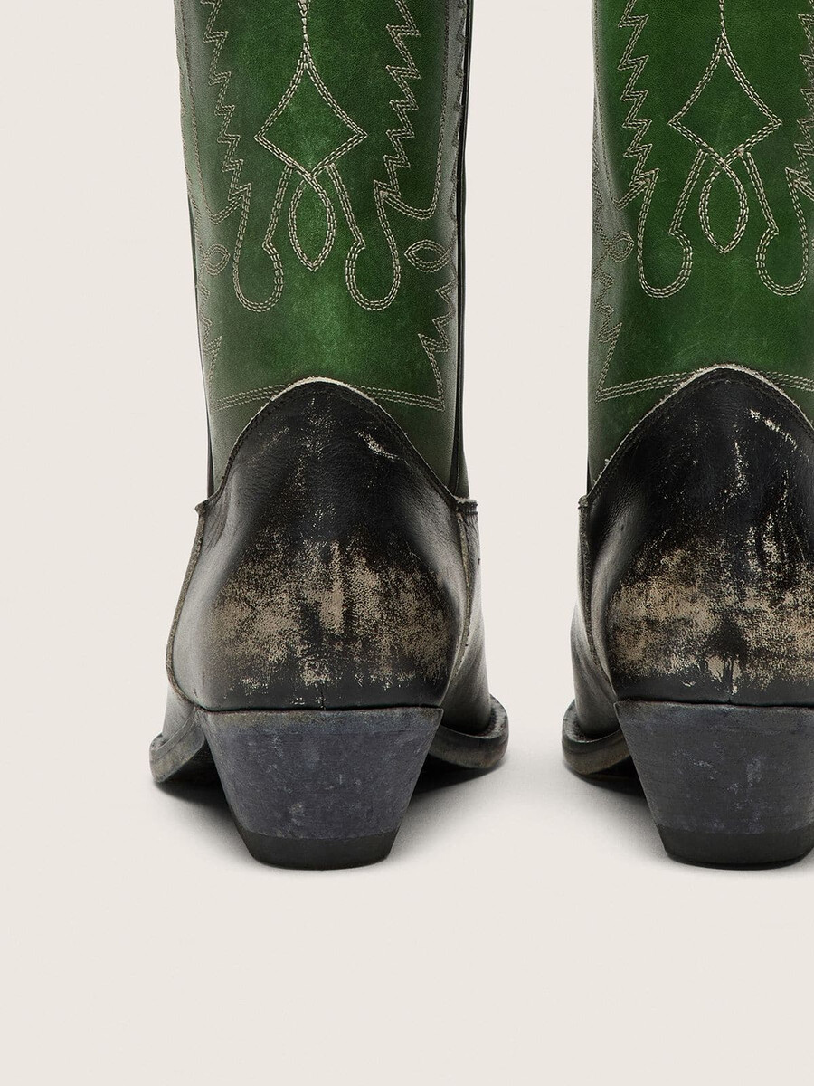 hohe wish star damenstiefel aus schwarzem leder mit grünem lederschaft und weißer stickerei