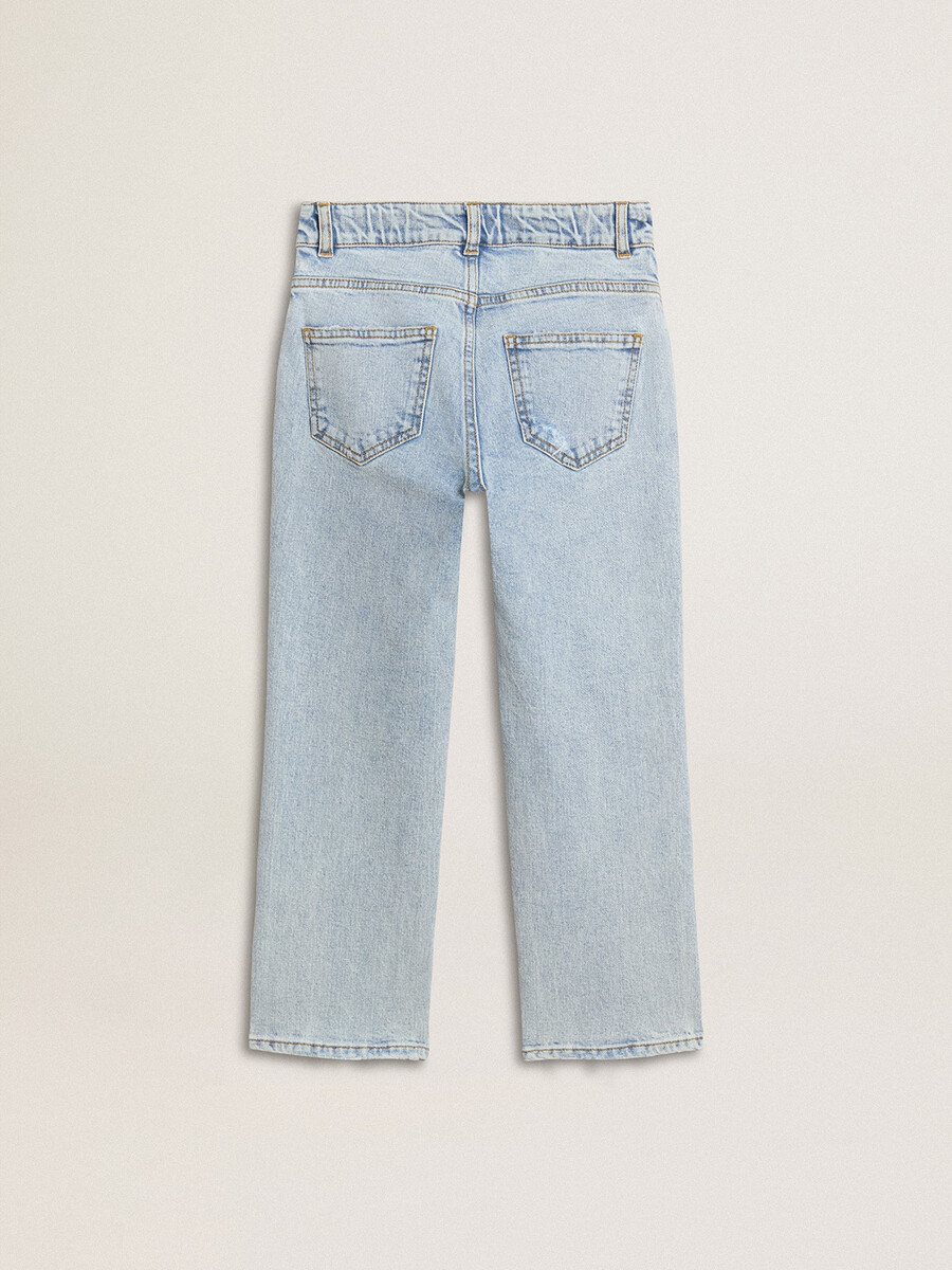 jungen-jeans aus hellem denim