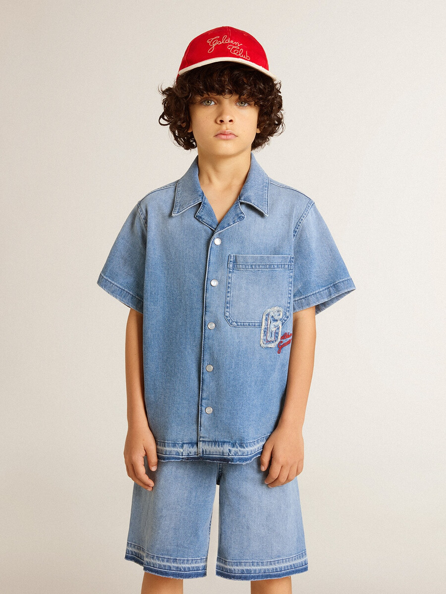 jeansshorts für kinder mit stickerei auf der rückseite