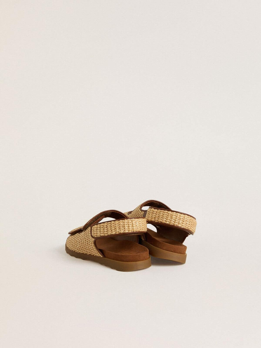 noa young sandalen aus beigem bast und braunem leder