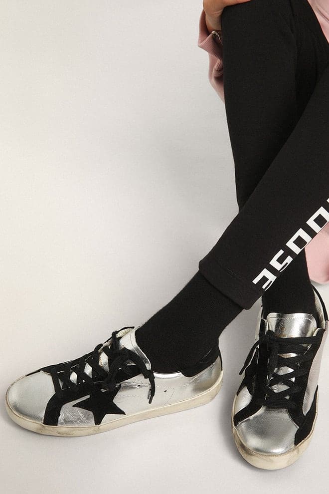 super-star-sneaker aus silbernem leder mit wildledereinsätzen