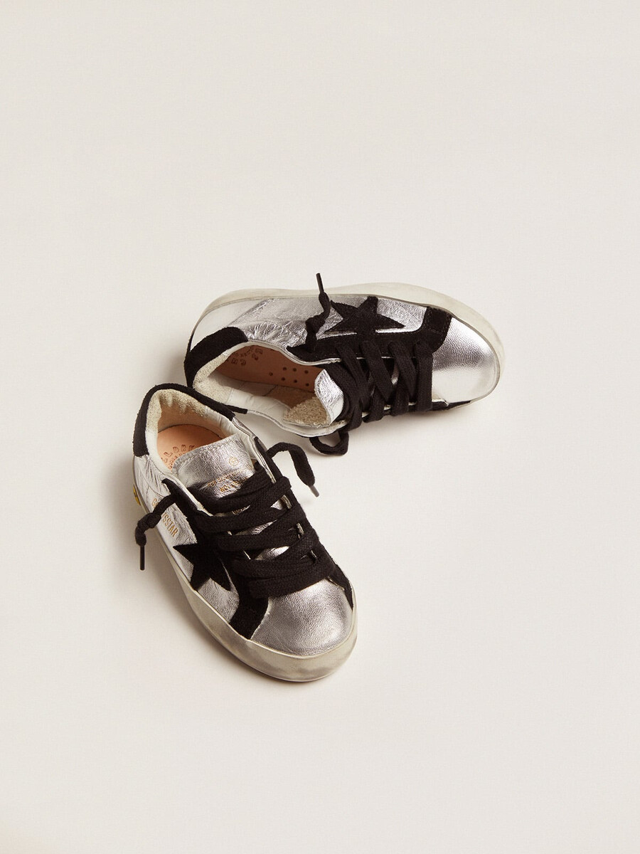super-star-sneaker aus silbernem leder mit wildledereinsätzen