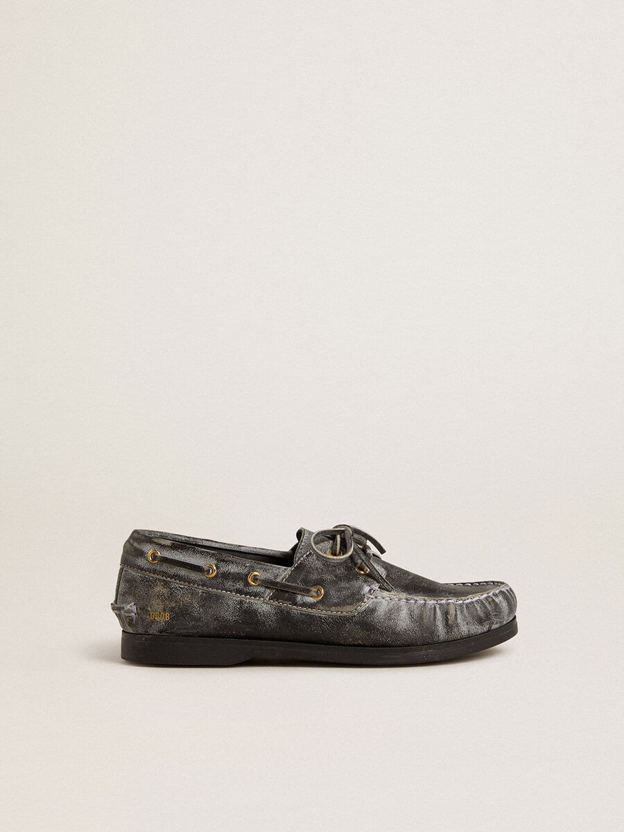 young cruise loafer aus schwarzem abgenutztem leder
