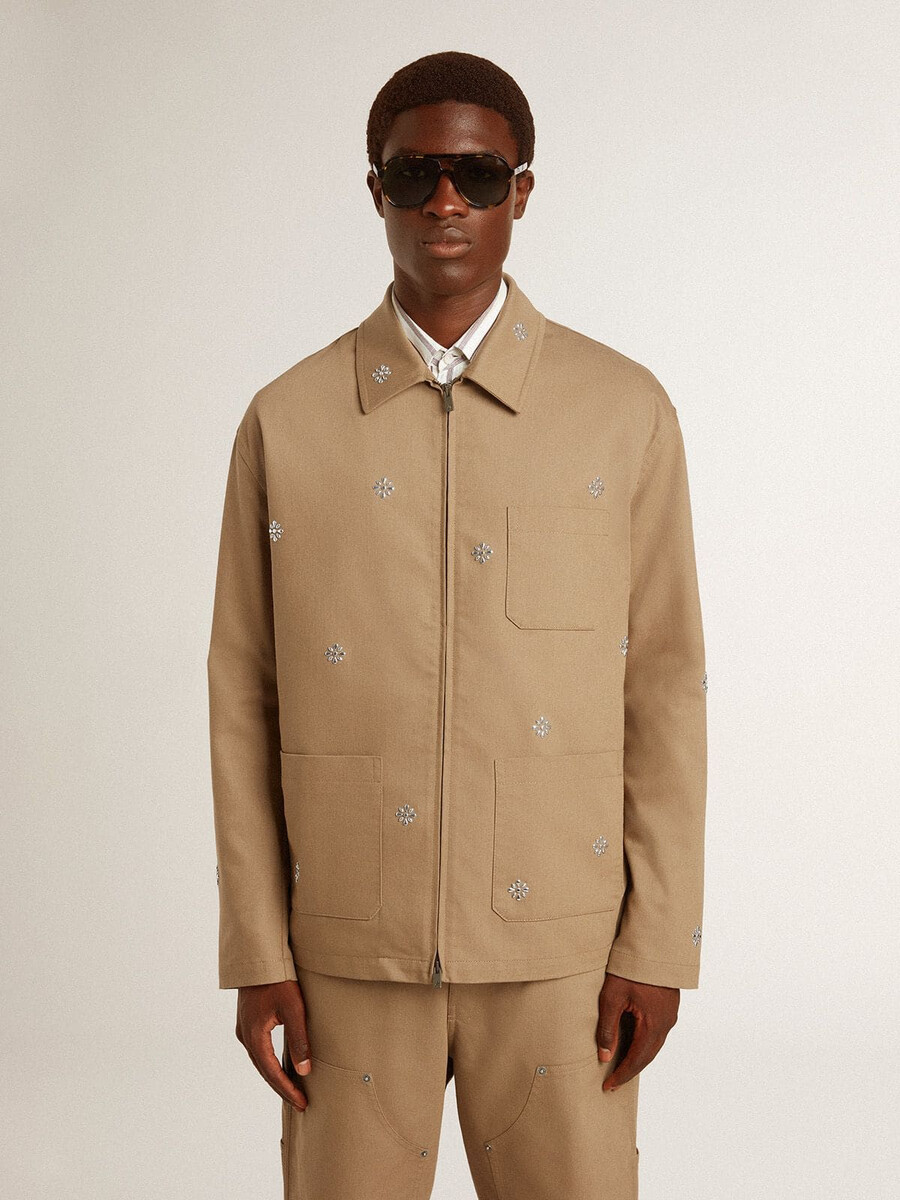 beige herrenjacke mit blumenstickerei und durchgehendem reißverschluss