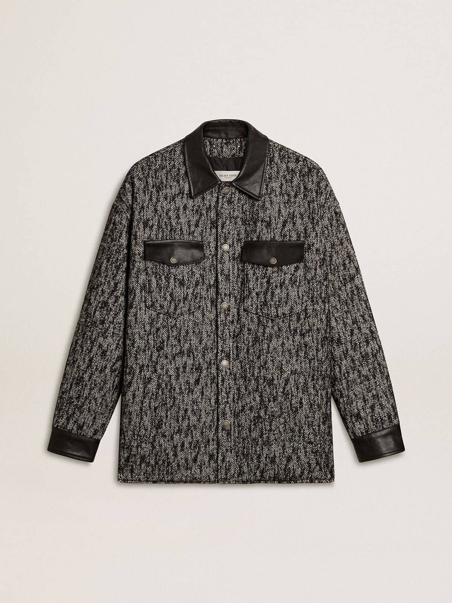 graue fischgrätjacke mit schwarzen lederdetails