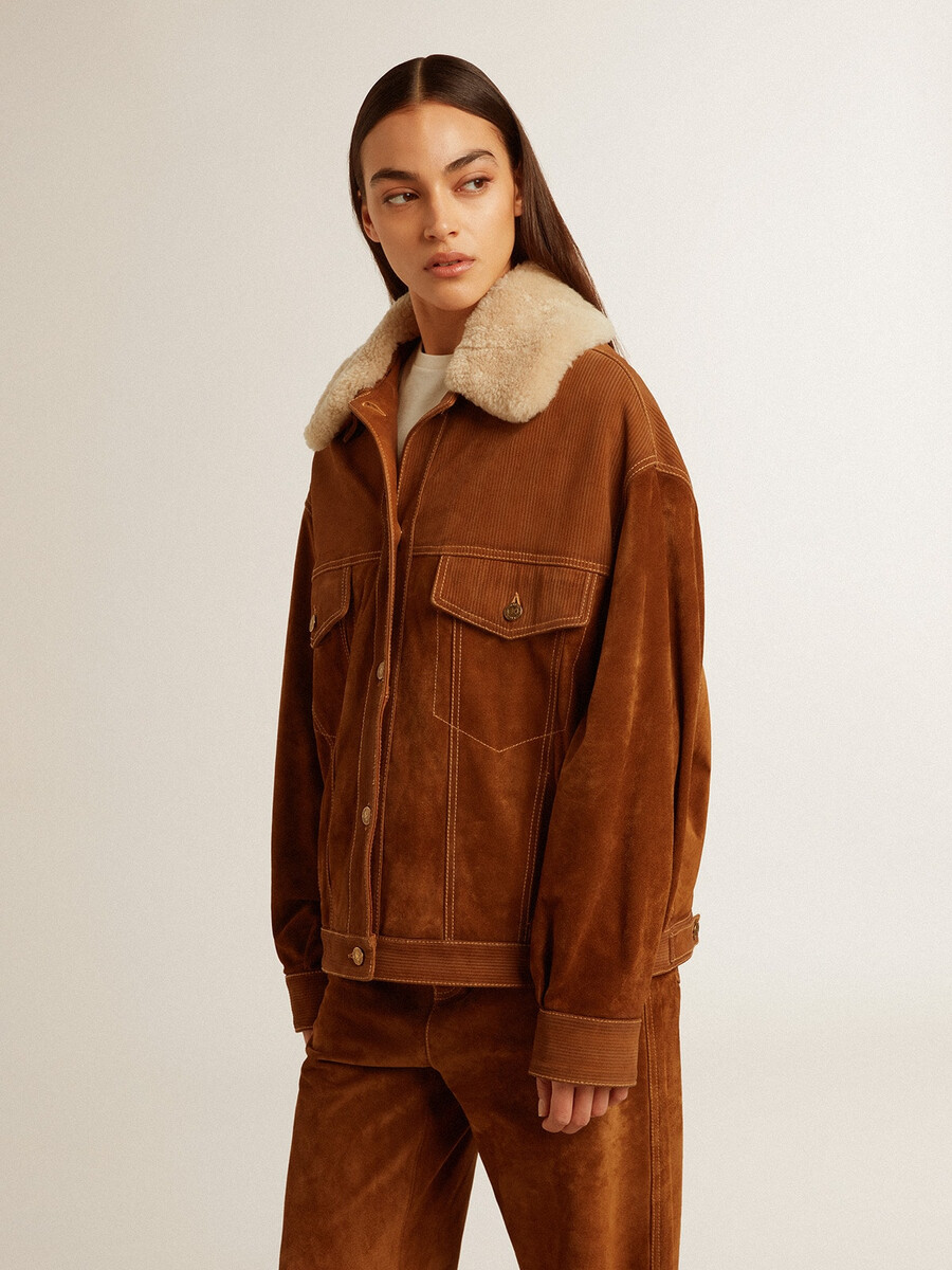 damenjacke aus tabakfarbenem spaltleder mit shearling-kragen