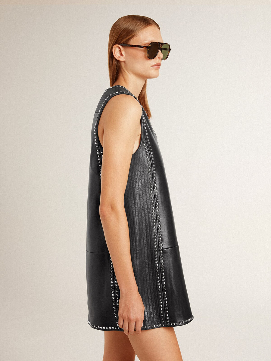 schwarzes damenkleid aus nappaleder mit nieten