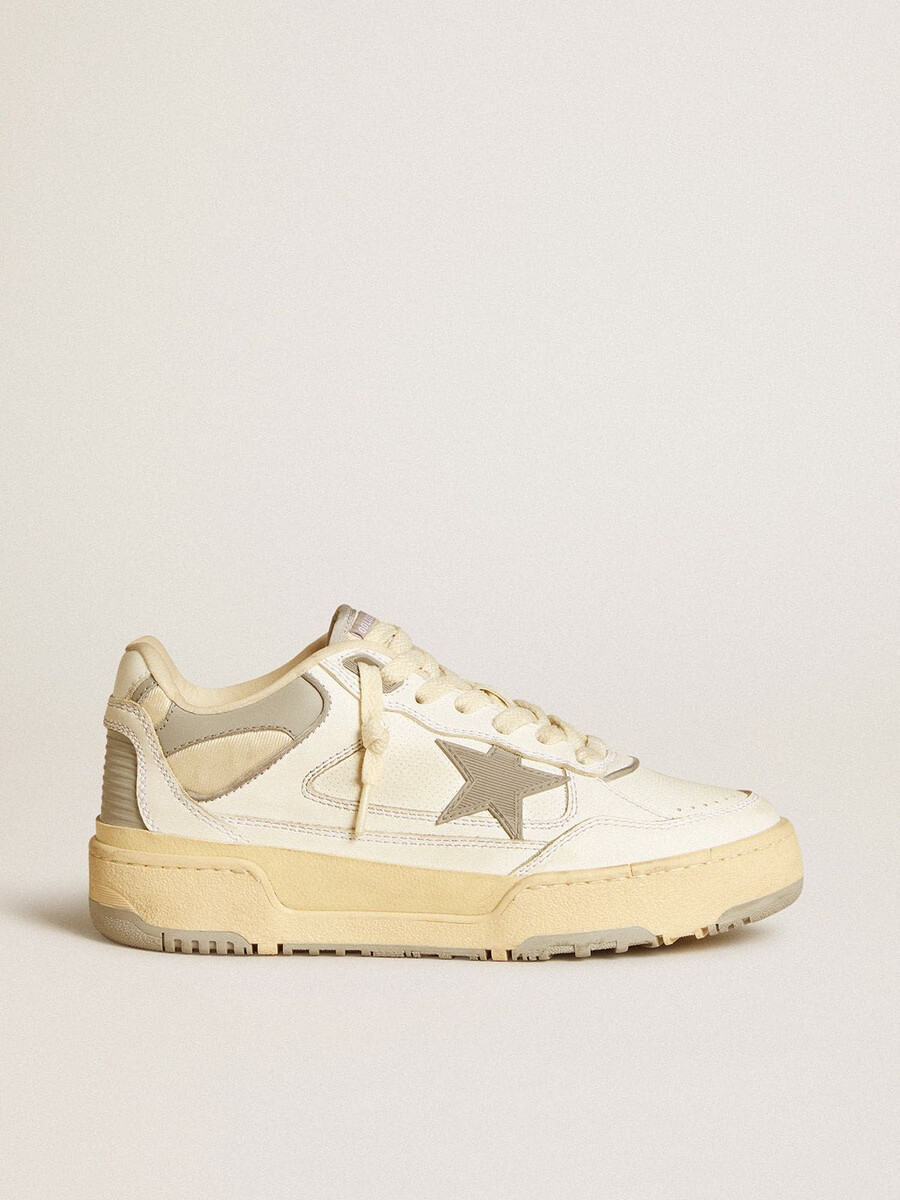damenschuh forty2 mit grauem stern und weißer leder-fersenlasche
