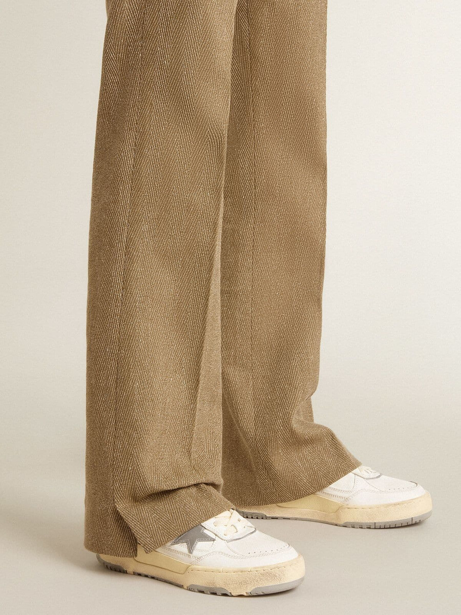 damenschuh forty2 mit grauem stern und weißer leder-fersenlasche