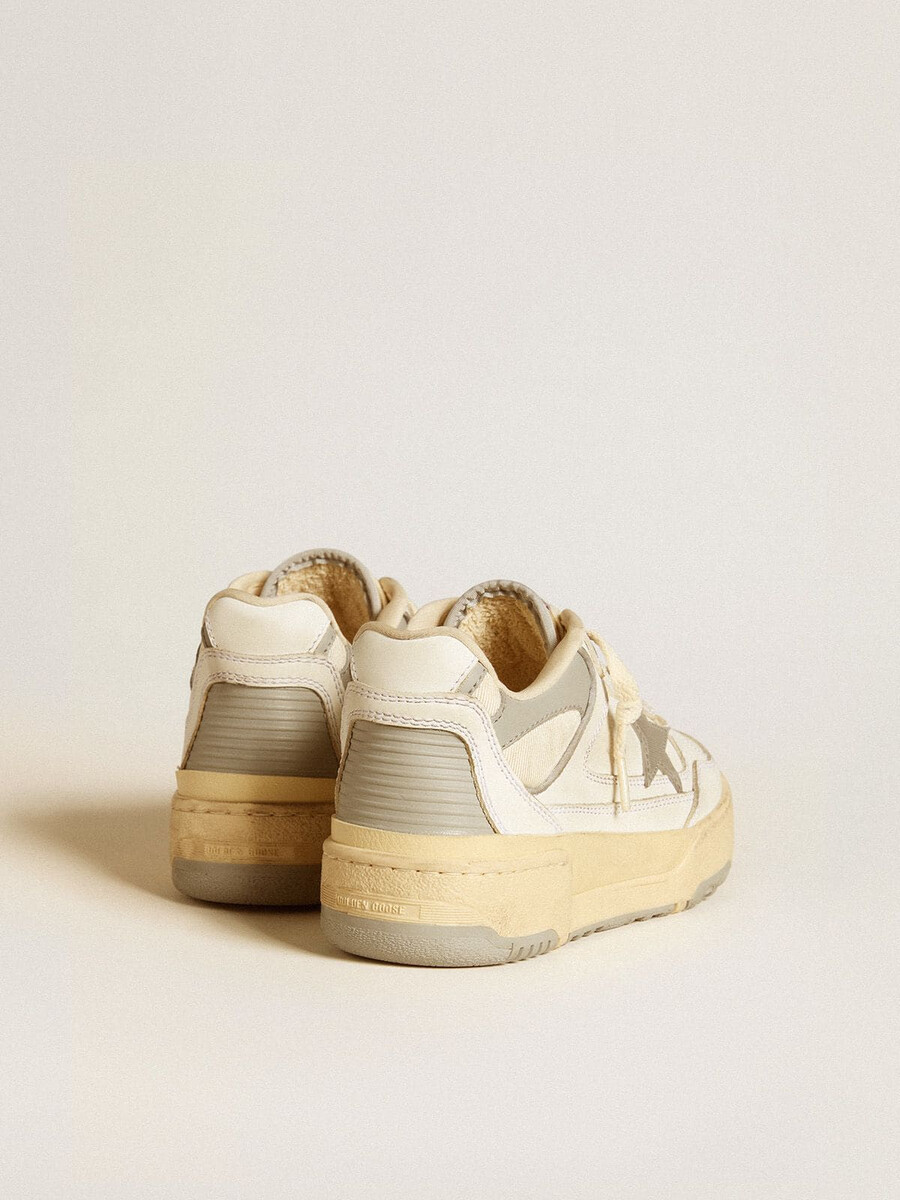 damenschuh forty2 mit grauem stern und weißer leder-fersenlasche