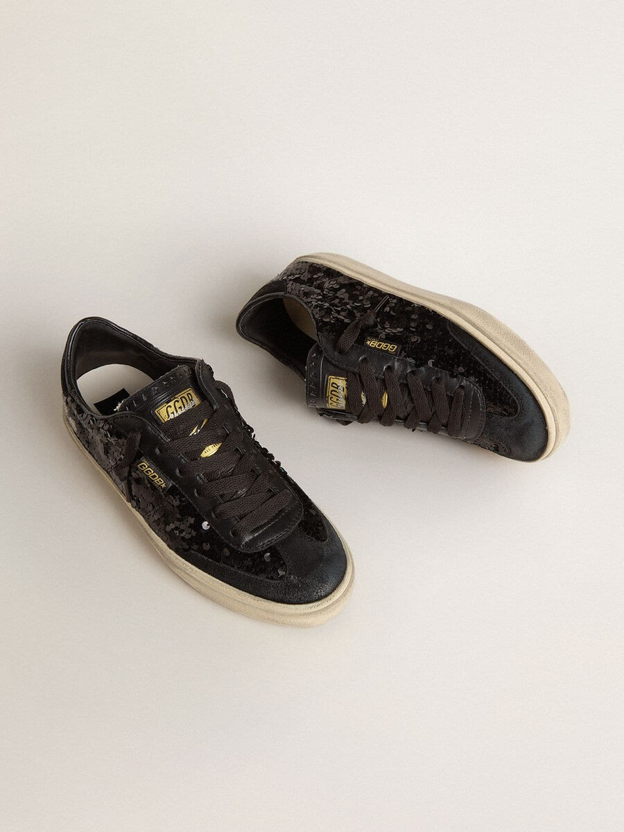 damen-sandalen „soul star aus schwarzem paillettenleder mit schwarzer wildleder-fersenlasche