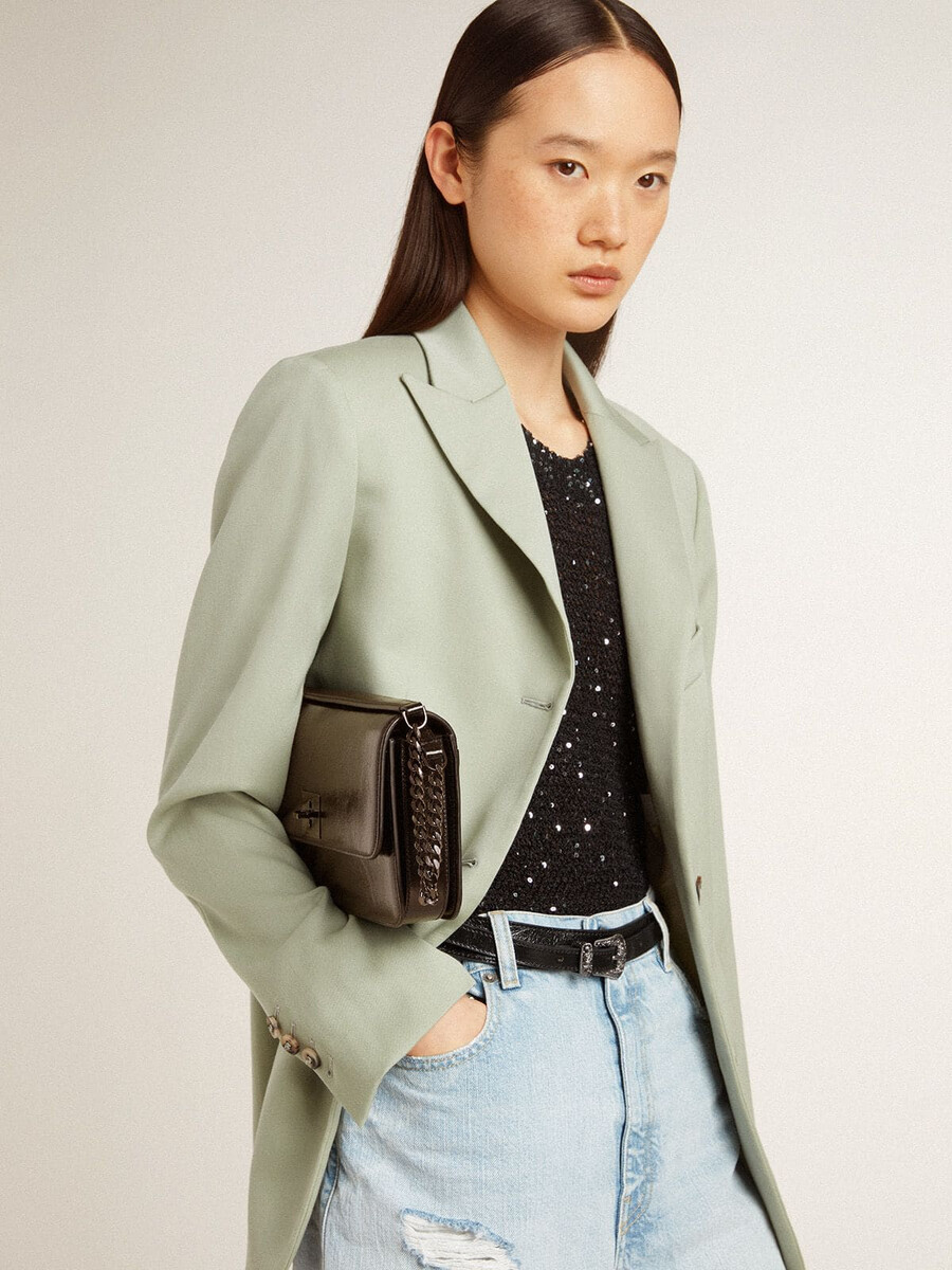 gioia tasche aus schwarzem glänzendem leder mit metalldetails