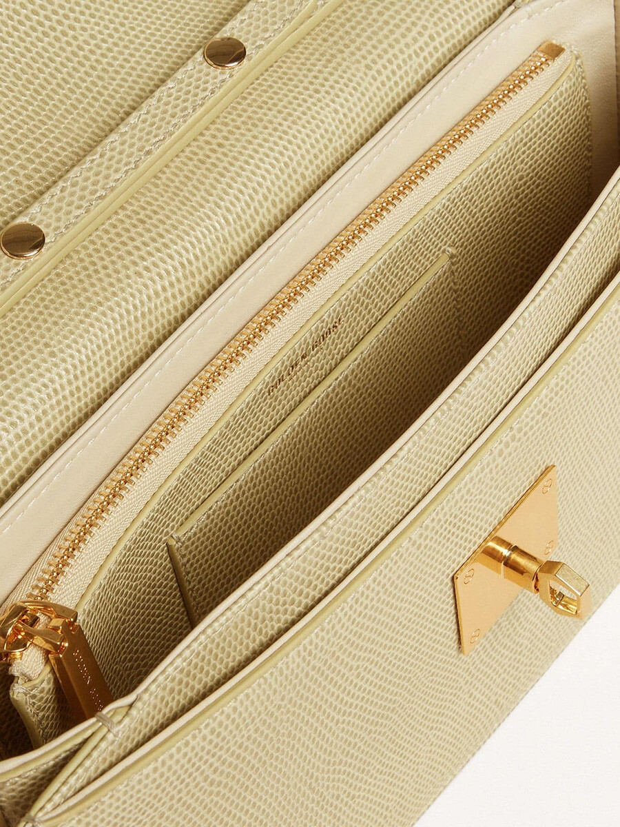 gioia tasche aus mineralgrauem schafsleder mit goldenen details