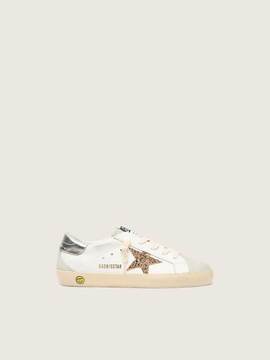 junior super-star mit goldglitzerndem stern und silberfarbener fersenlasche aus metallic-leder