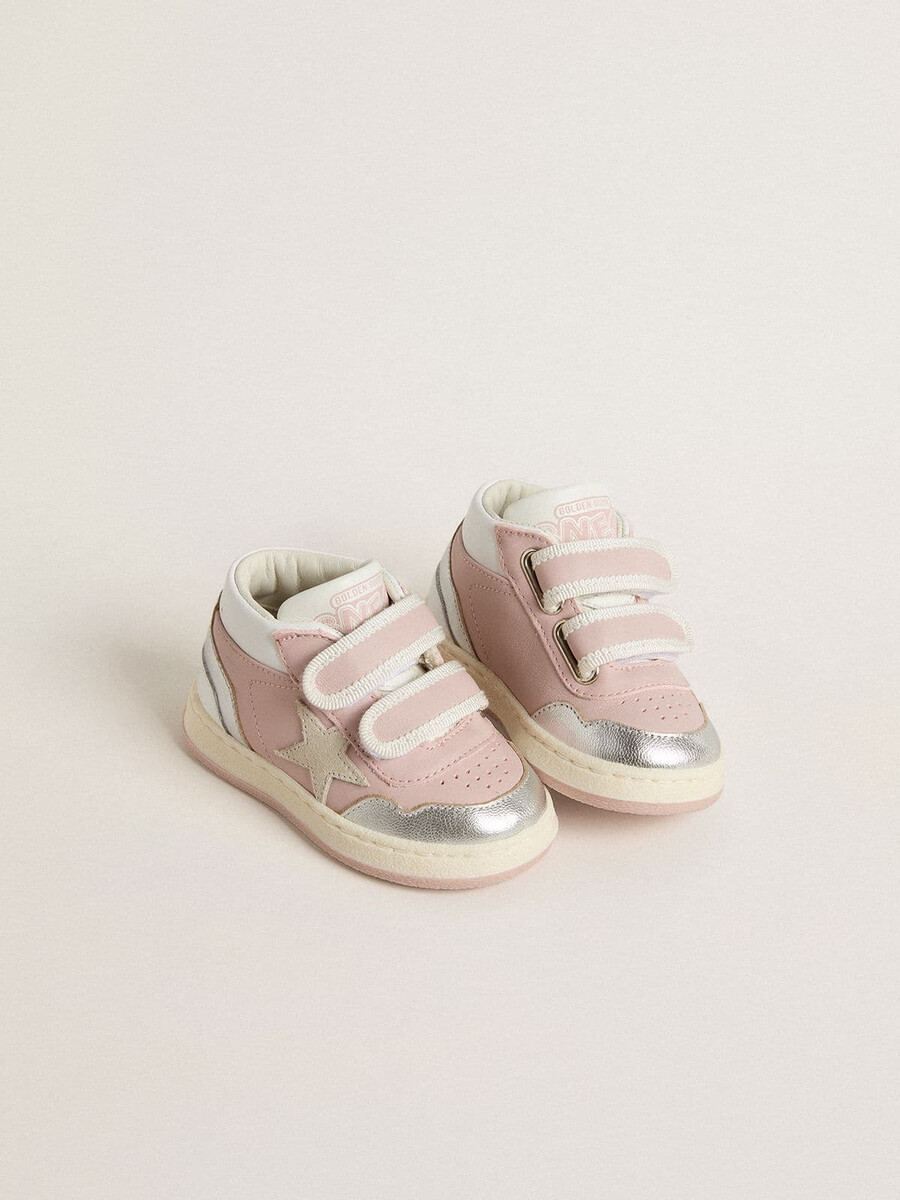 junior june aus rosafarbenem leder mit einsätzen aus metallic-leder und wildlederstern