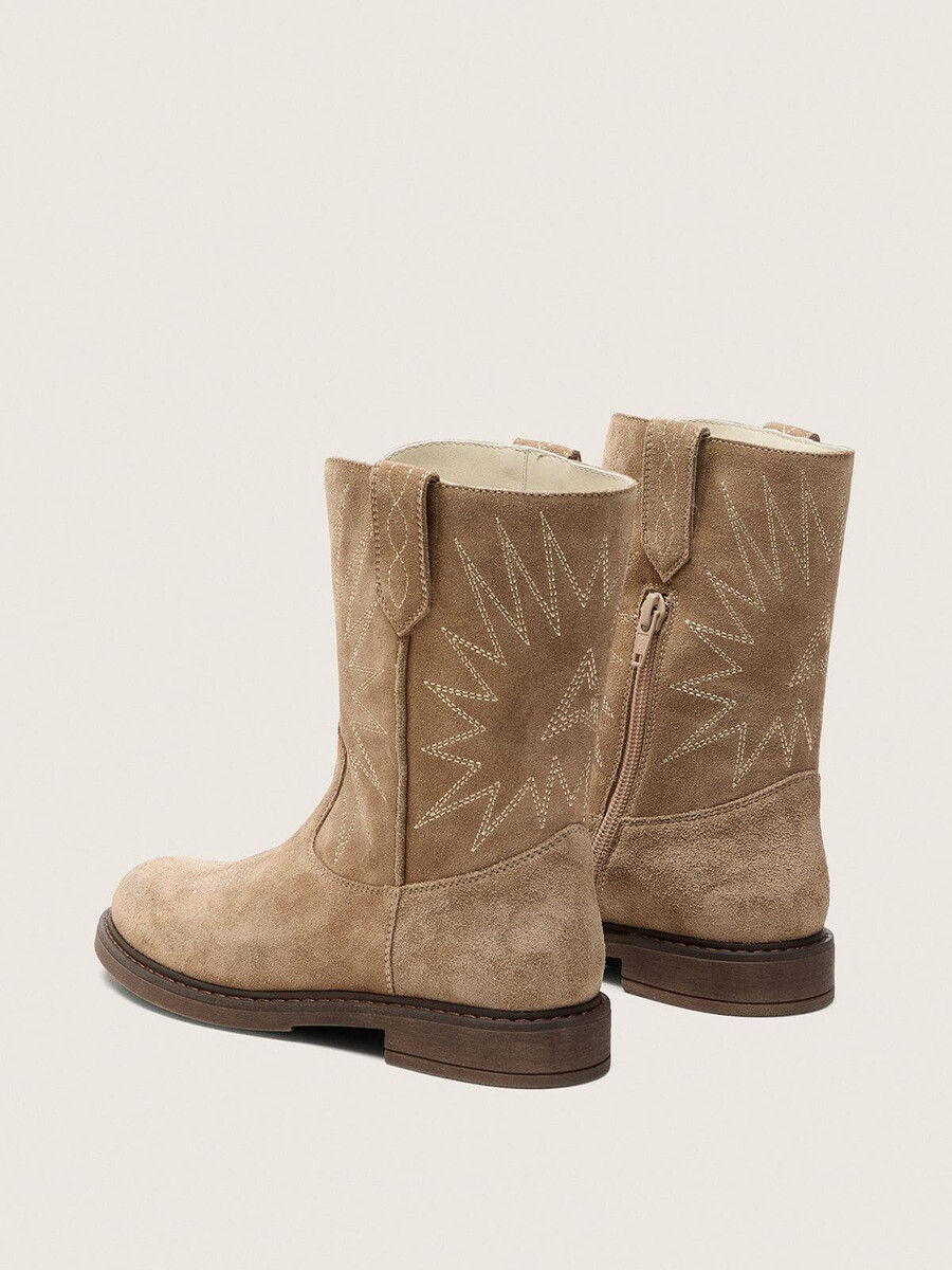 junior wish stiefel aus taubengrauem wildleder mit sternenstickerei