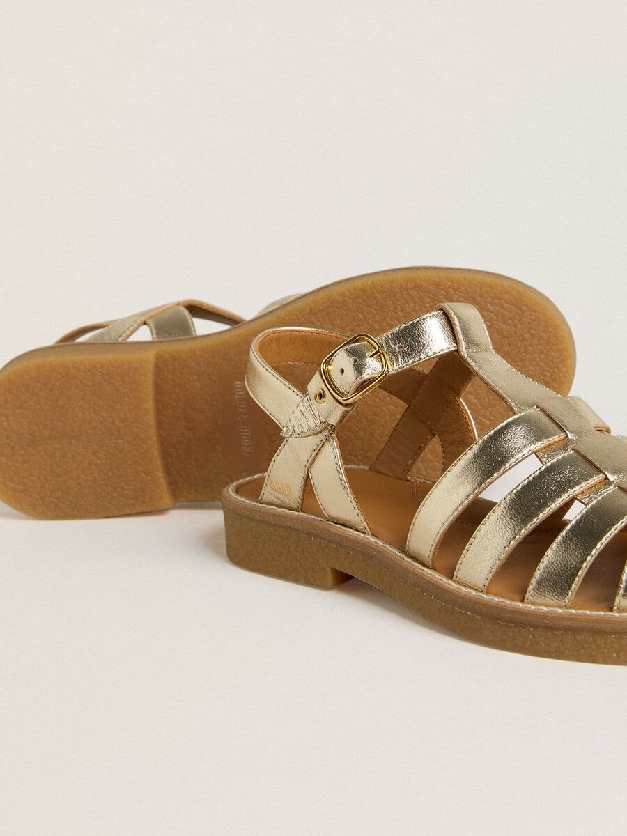 maxime young sandalen aus goldfarbenem leder