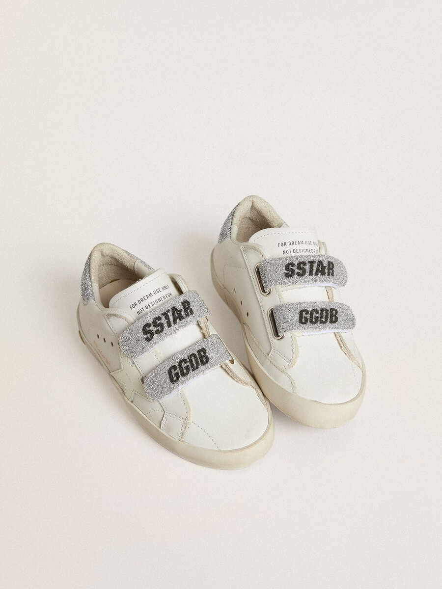 teen old school aus weißem leder mit silberner swarovski-kristall-fersenlasche und riemen