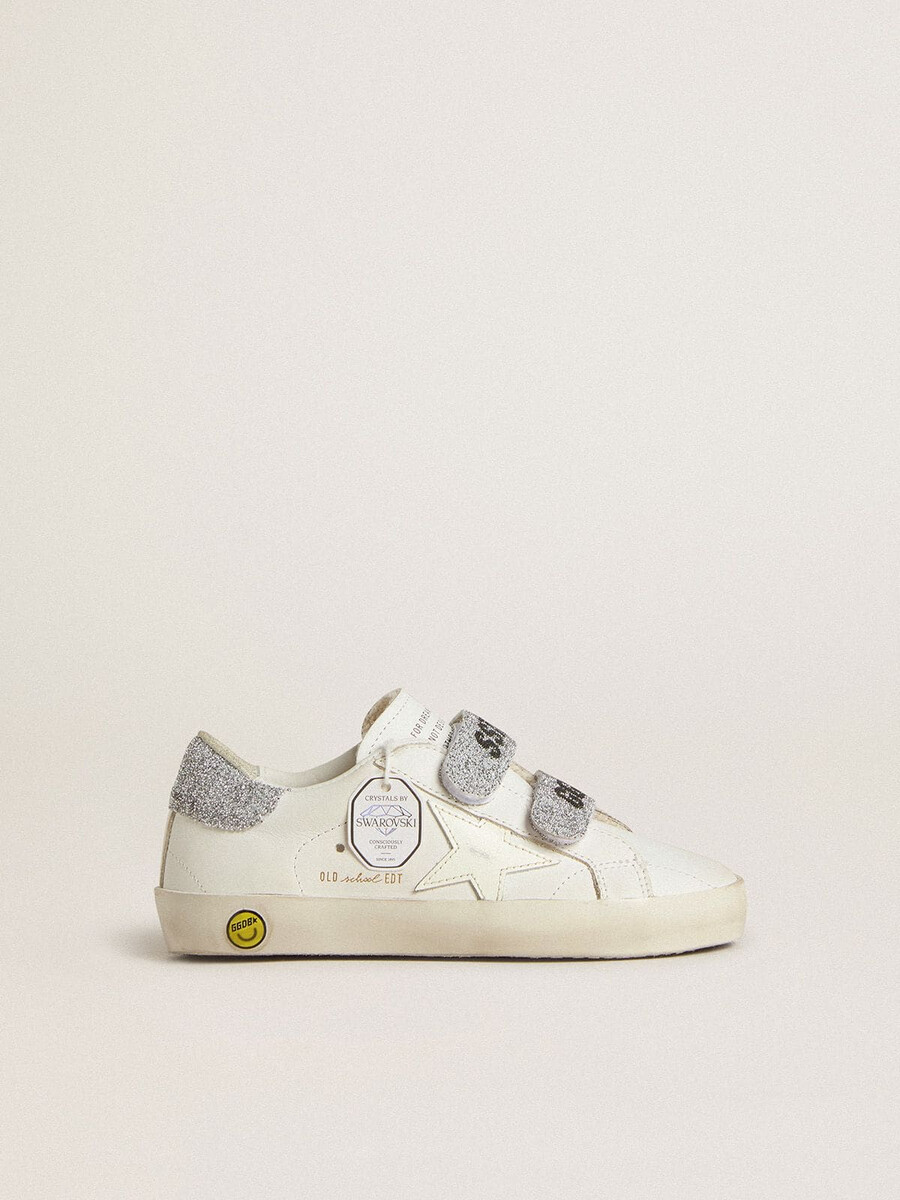young old school aus weißem leder mit silberner swarovski-kristall-fersenlasche und riemen