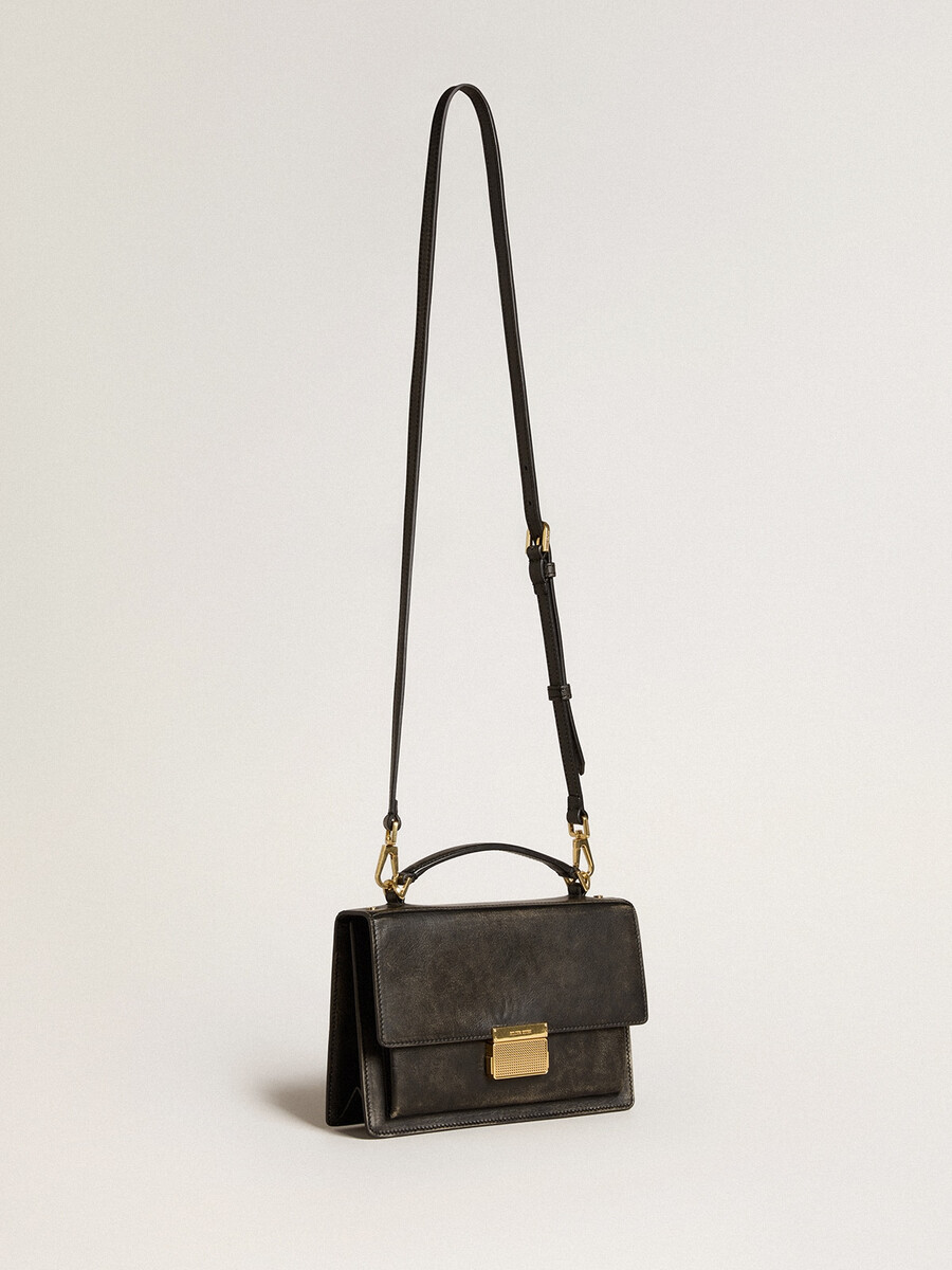 venezia-tasche aus schwarzem vintage-leder mit goldenen details