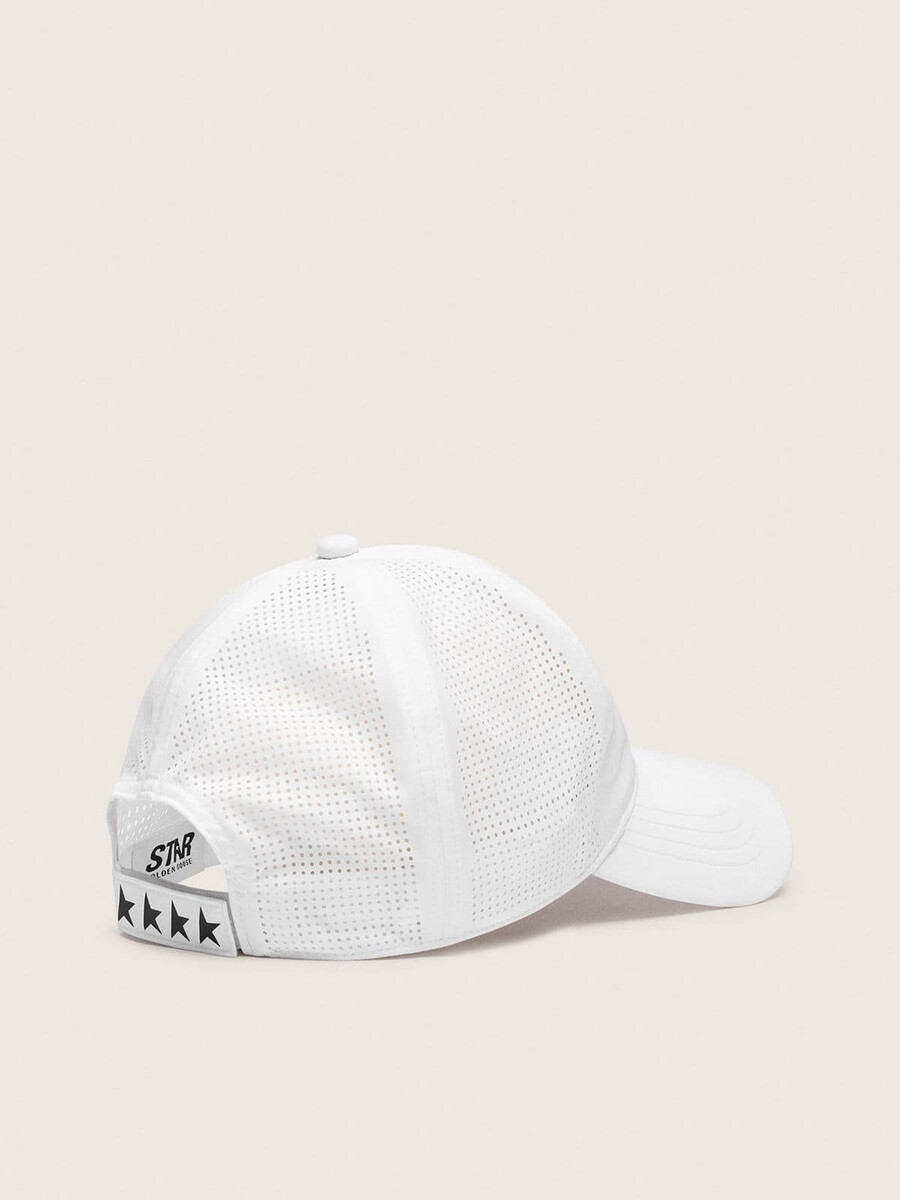 weiße baseballkappe im tech-stil