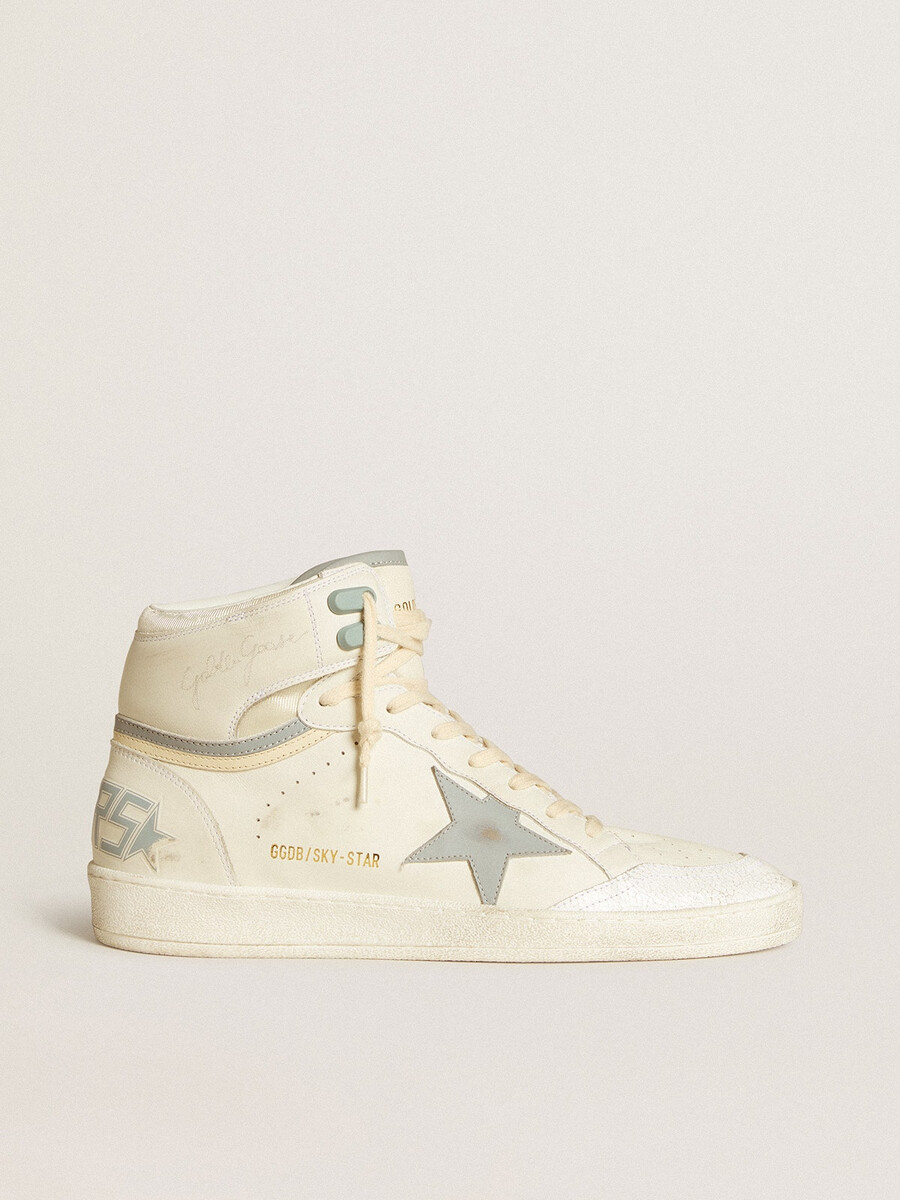 herren-sneaker sky-star aus leder mit hellblauem lederstern und weißer fersenlasche