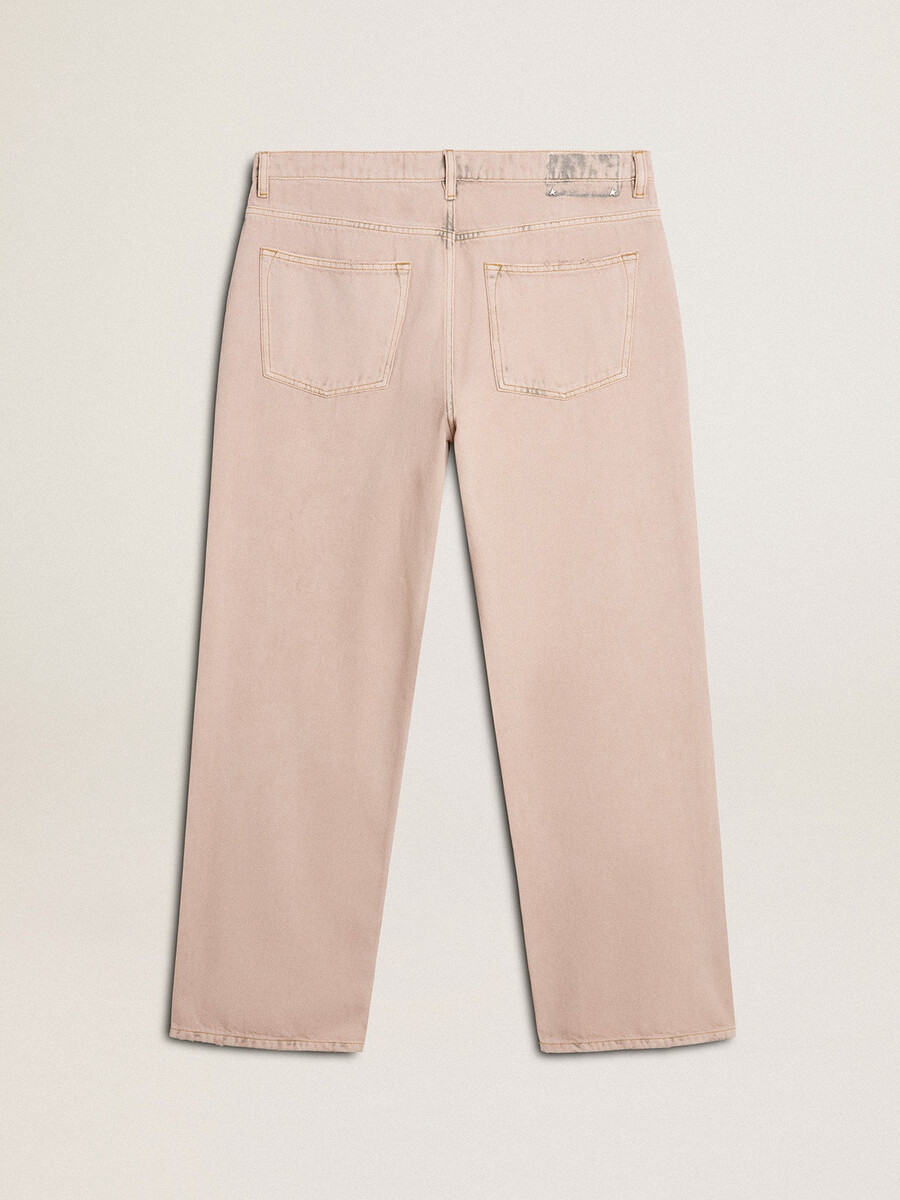 rosa gefärbte herrenjeans