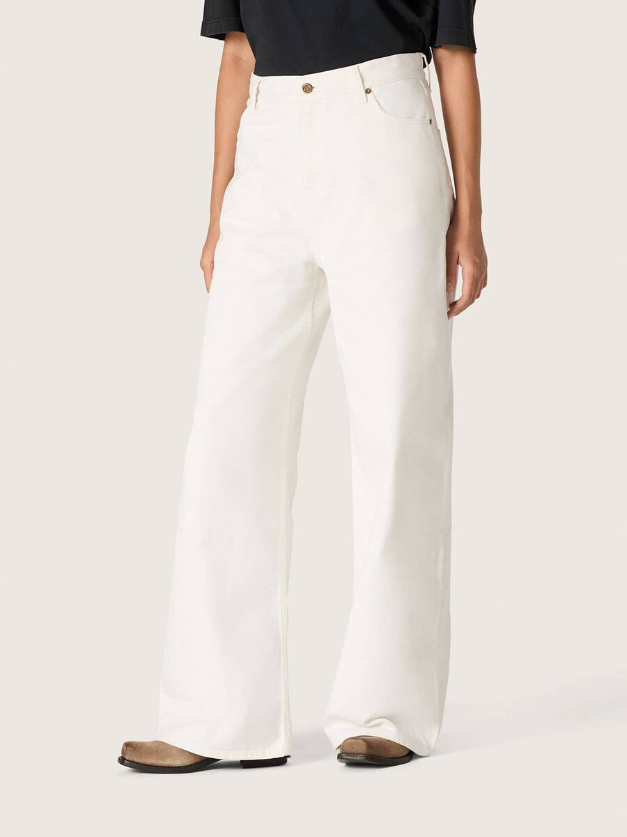 goldene boyfriend-jeans für damen aus optisch weißem bull-denim